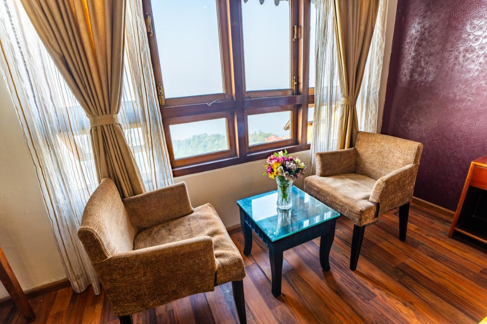 Muscatel Nirvana - At The Mall Road Darjeeling  Ngoại thất bức ảnh
