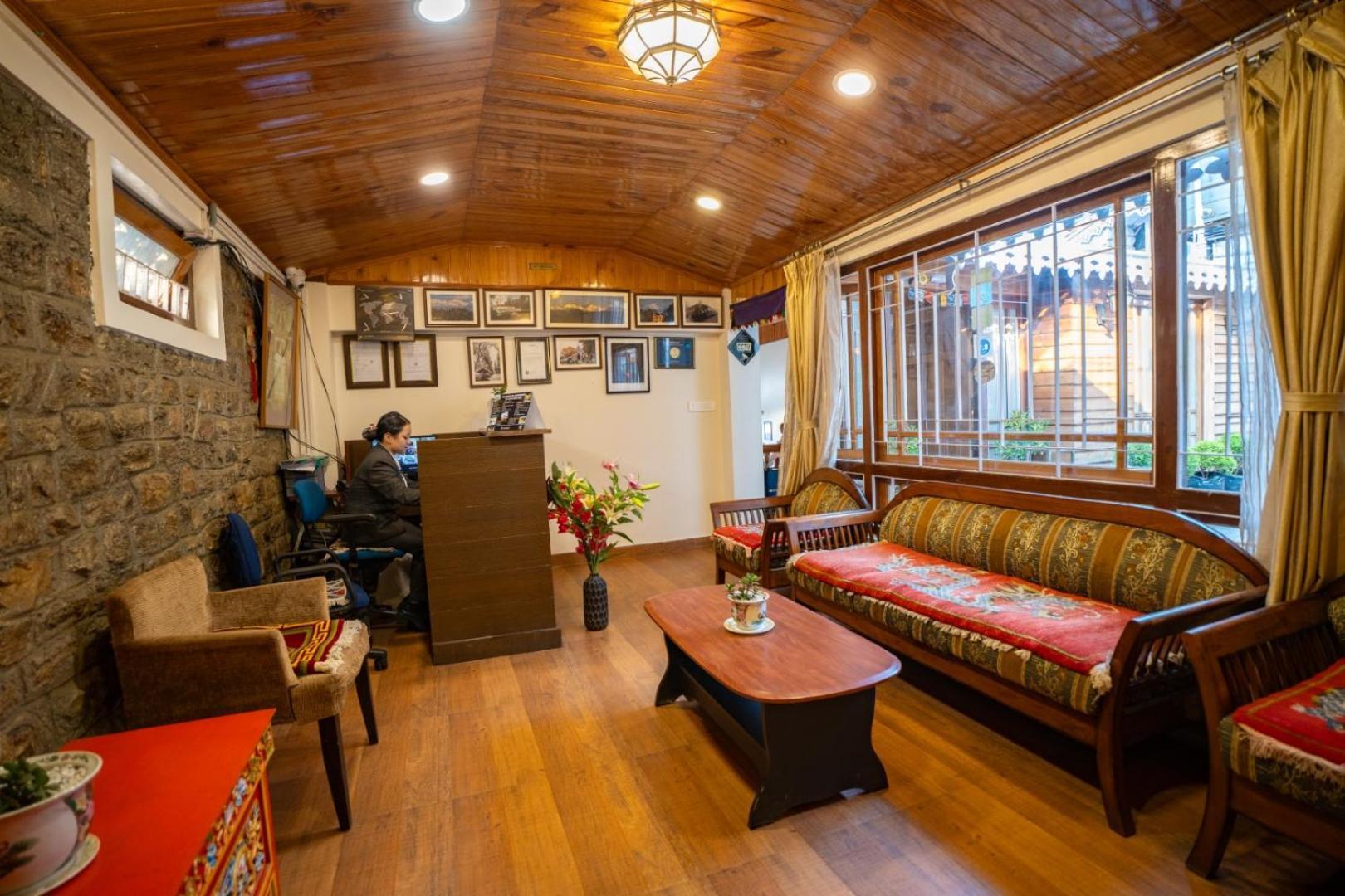 Muscatel Nirvana - At The Mall Road Darjeeling  Ngoại thất bức ảnh